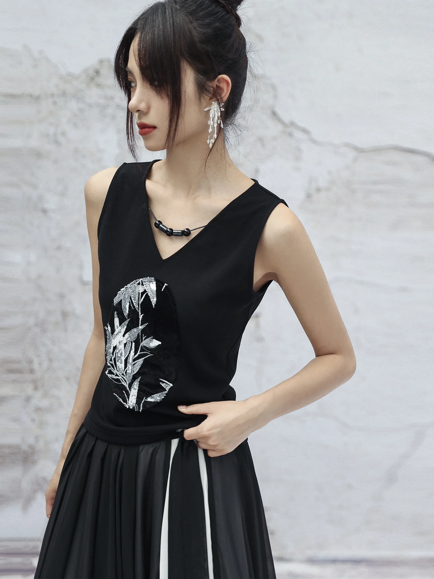Dark V-neck Tank Top Women's Traditional Chinese Style Bamboo Leaf Sequin Patchwork Velvet Elastic Knitted Short Sleeve Top