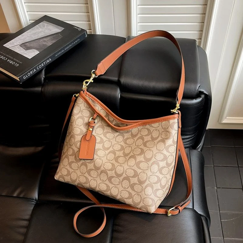 

Women's Messenger Bag Made Of Lotus-Patterned Leather Featuring Paris Casual Vintage Daily Stylish Look​