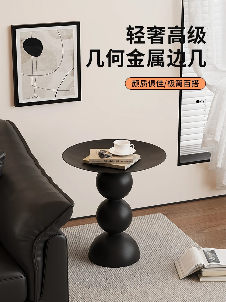 

Luxurious Sofa Side Table, Modern Iron Art Coffee Table, Simple Creative Round Table, High-End Nightstand for Bedroom