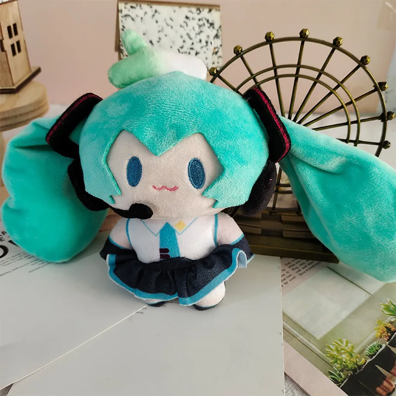 初音ミクセカンドぬいぐるみ,古典的な人形モデル,装飾品,キーホルダーペンダント,子供のおもちゃを囲むアニメ映画