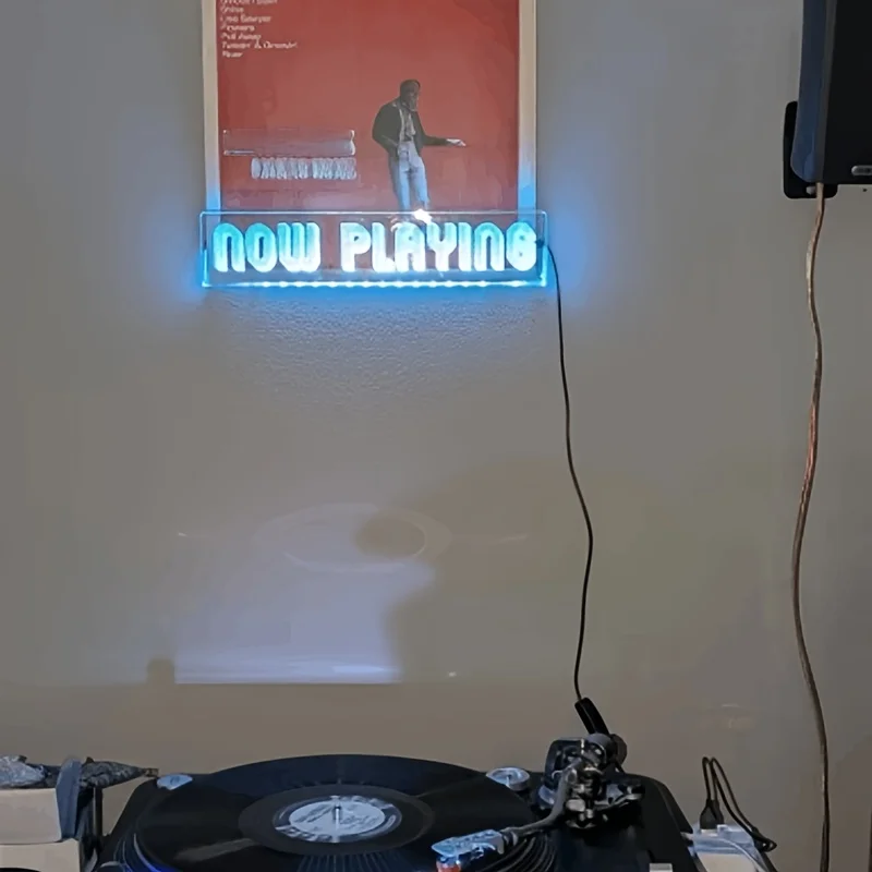 Wandmontierter Vinyl-Plattenständer aus Acryl für CD- und Schallplatten – Deko-Regal mit Raumbeleuchtung und Neon-Schildhalter – Geschenk für Ihn – Detail 4