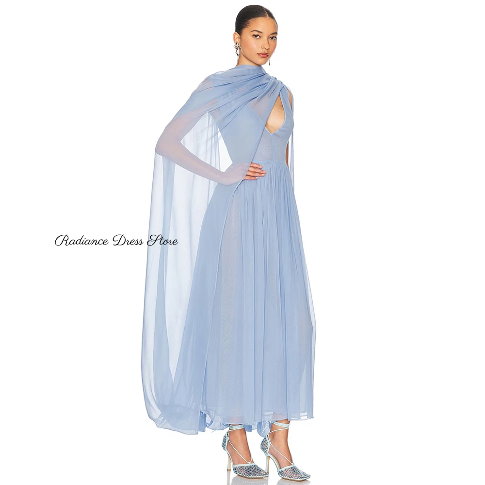 Hoge kwaliteit blauwe chiffon avondjurk Sierlijke V-hals Mouwloos A-lijn Aangepaste homecoming-jurken Eenvoudige beroemdheidsjurken