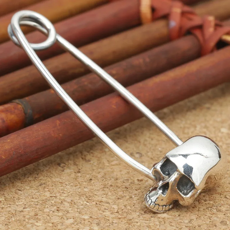 

Manufacturers wholesale S925 sterling silver ornament vintage Thai silver sweater chain pendant skull pin brooch