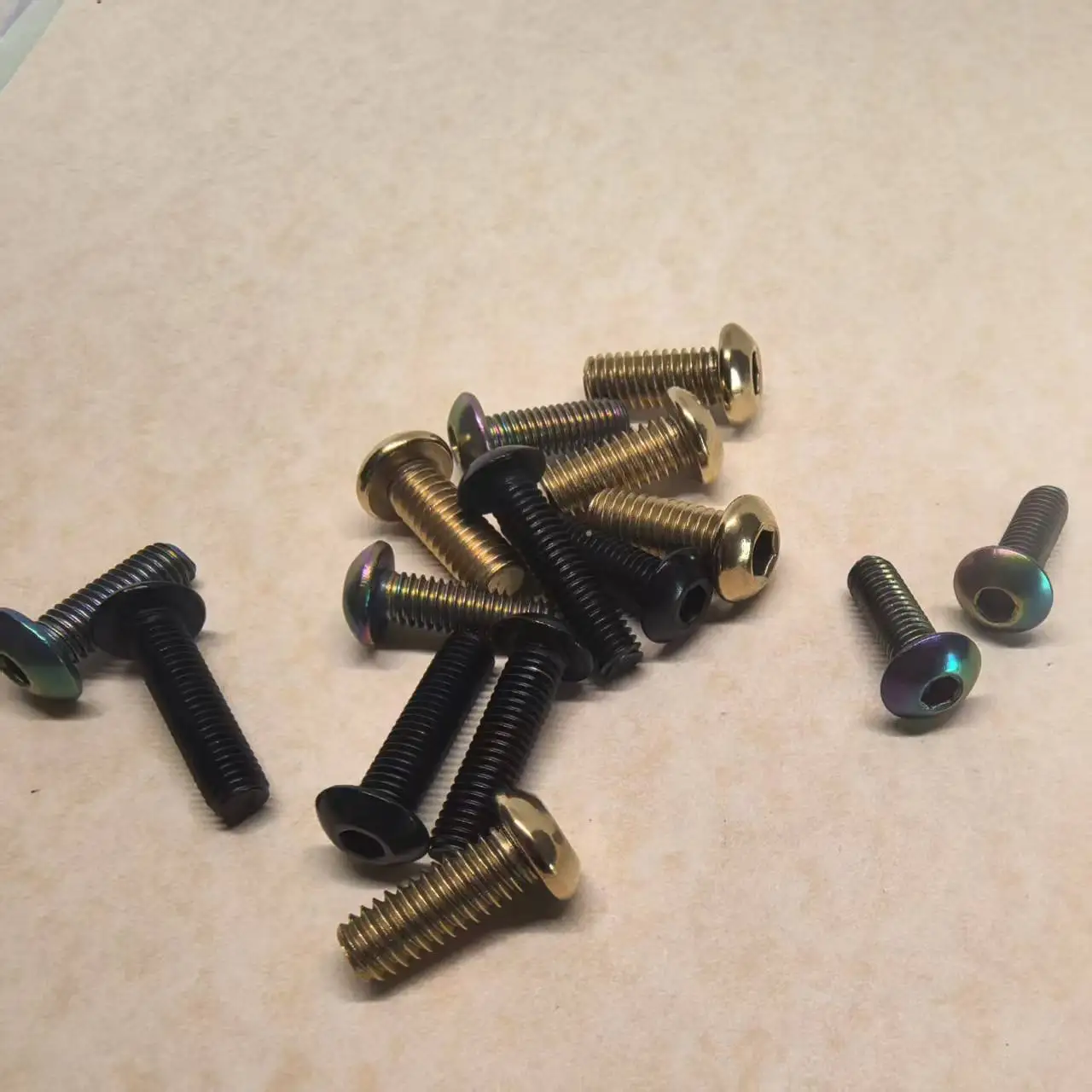 5-10pcs Titanium Button Head Screw ISO7380 M3 M4 M5 M6 TA2 Black Gloden Rainbow Colour Titanium Round Head Socket Screw