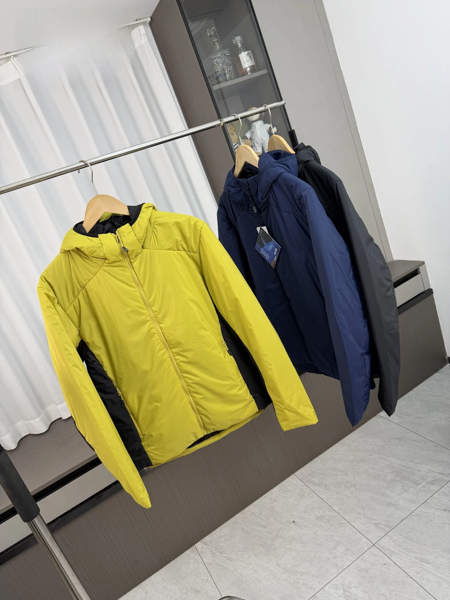 

Мужская зимняя куртка 3D-кроя с пэчворком, модная городская утепленная модель с длинными рукавами, на молнии, теплая, морозостойкая, с капюшоном