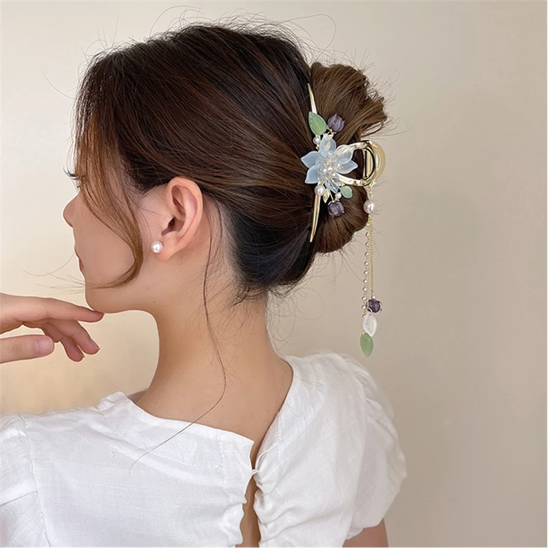 2022 New Classical Orchid Pearl Tassel Grab Clip Ladies Ponytail Clip Flower Shark Clip Girl Elegant Headwear Accessories