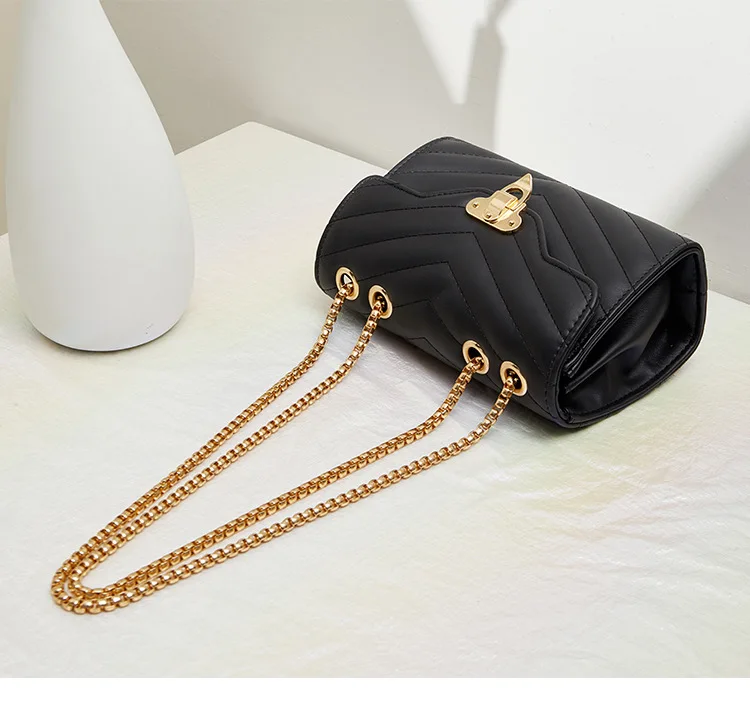 Advanced and Versatile Small Square Bag, New Fashionable and Simple Small Fragrance Chain, V-shaped Embroidered Solid