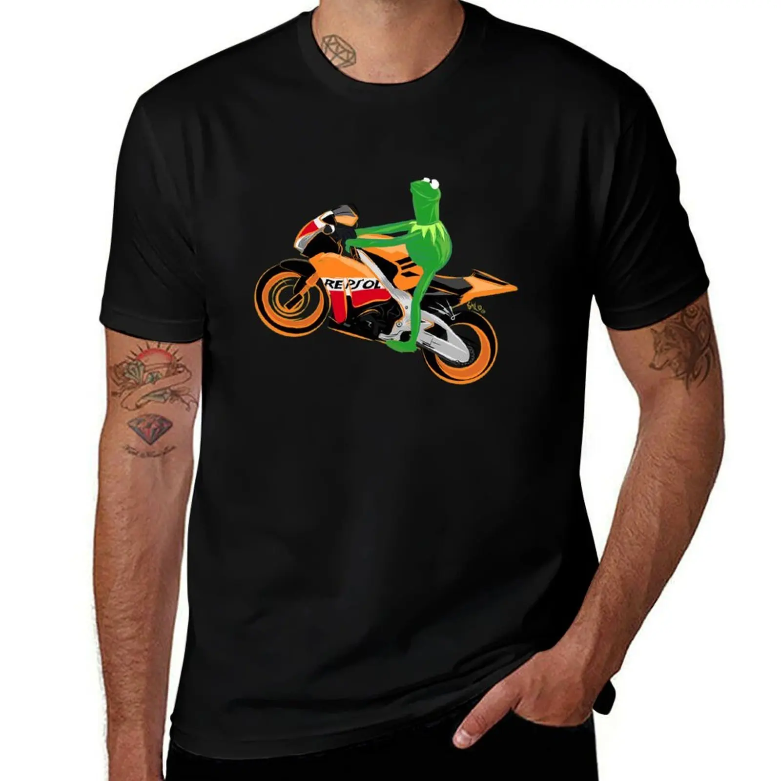 

Fr oog o n fiire T-Shirt t shirts for man graphic funny essential t shirt T-Shirt
