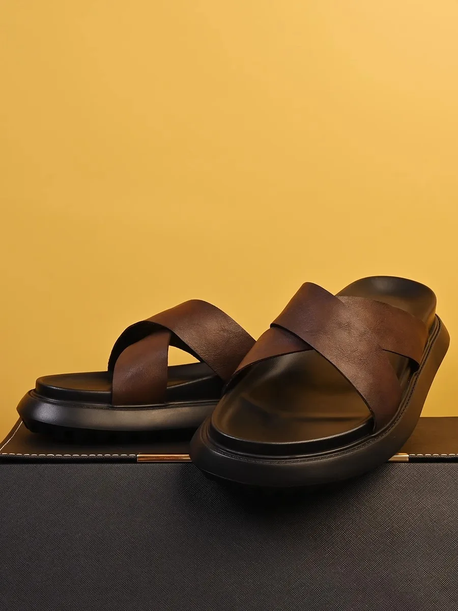 

Men's Leather Sandals 2025 Summer New Genuine Leather Slippers Outdoor Wear Anti-slip Wear-resistant Beach oes Casual Sle