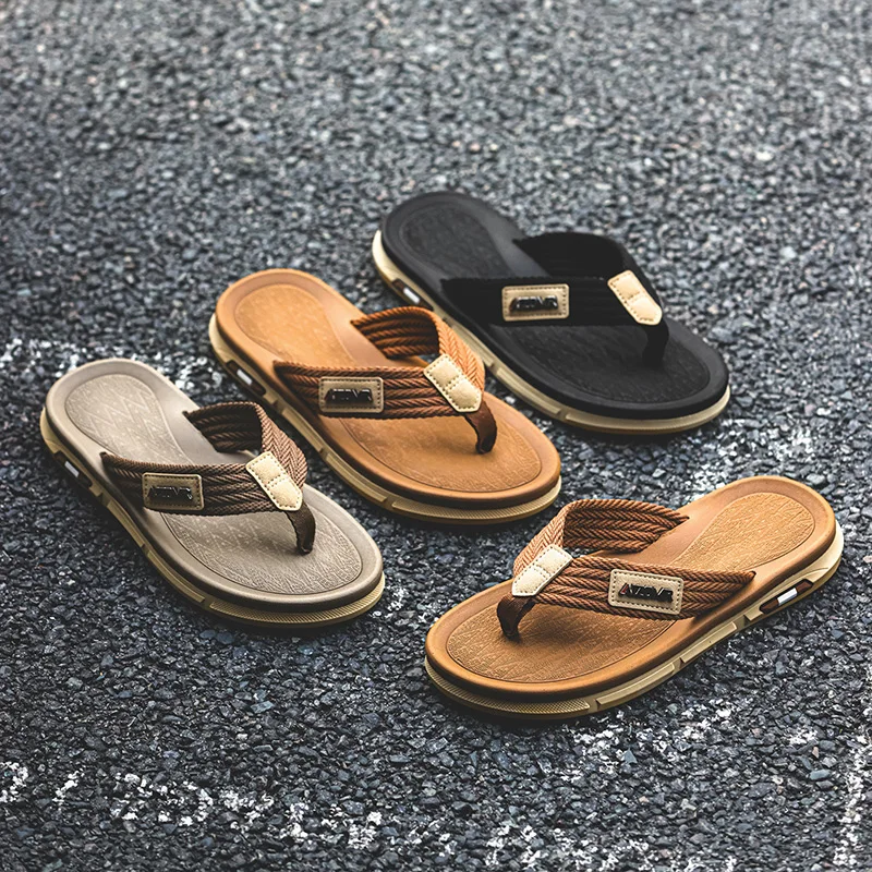 Stylish, versatile men’s moccasin sandals with soft soles, comfortable, slip-resistant, and durable, perfect for outdoor use.