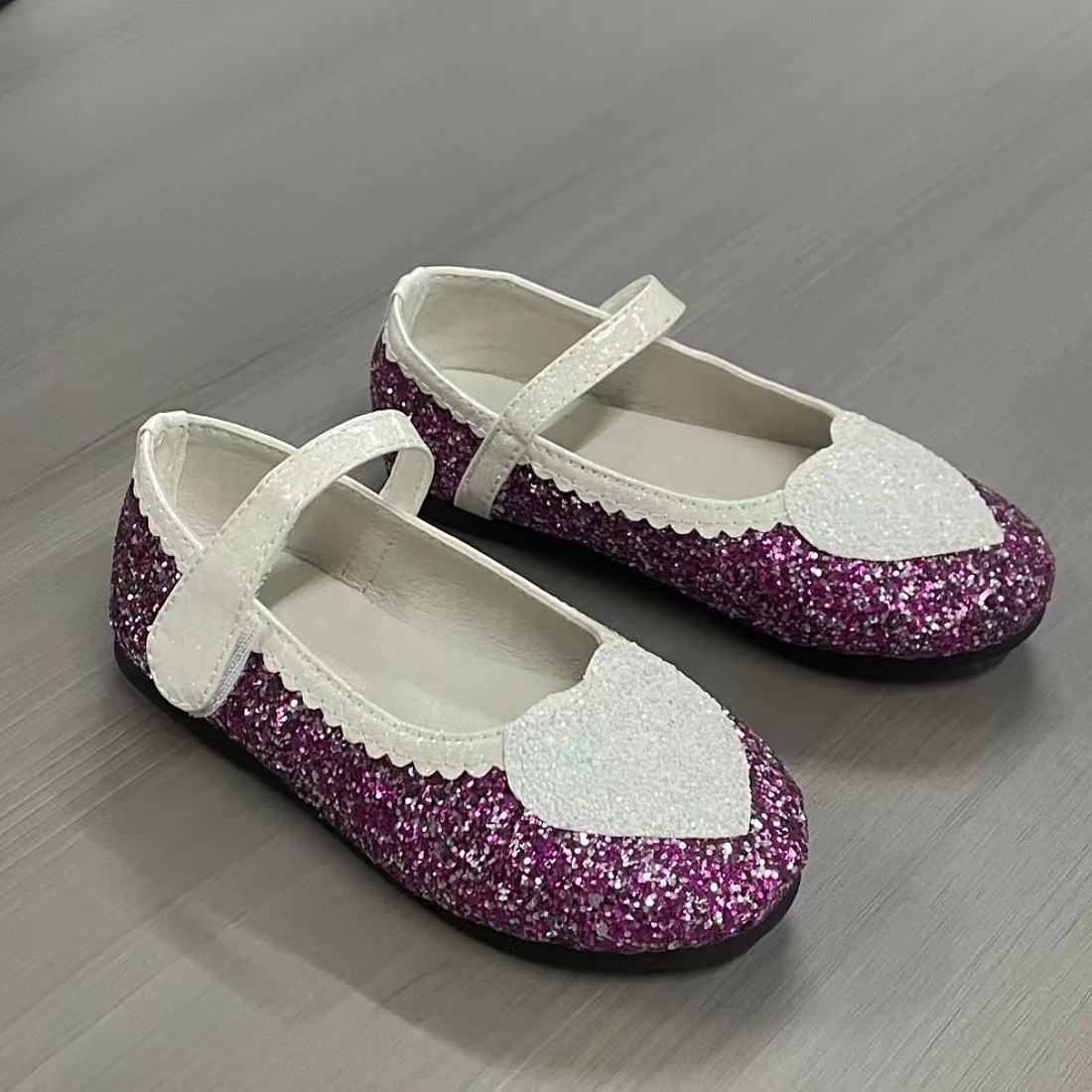 Jinyu New Arrival Girls Flat Performance Shoes Fashion Simple Unique Heart Shape Baby Princess Leather Kids Shoes3-16 Years Old