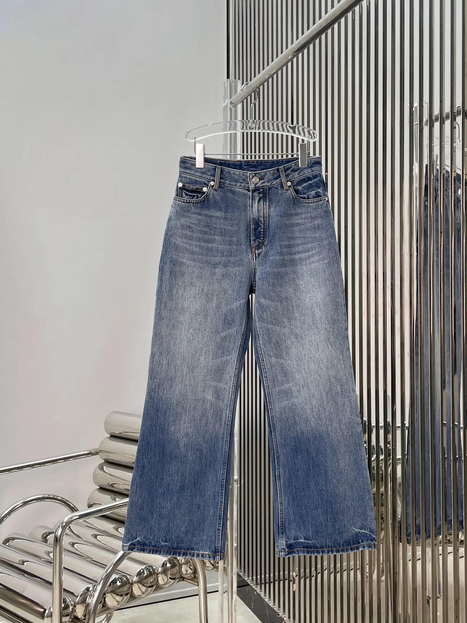 

Gradual Washed Blue Jeans Women's Casual Straight Leg Trousers Slimming Fashionable All-Match Long Pants Zipper Closure