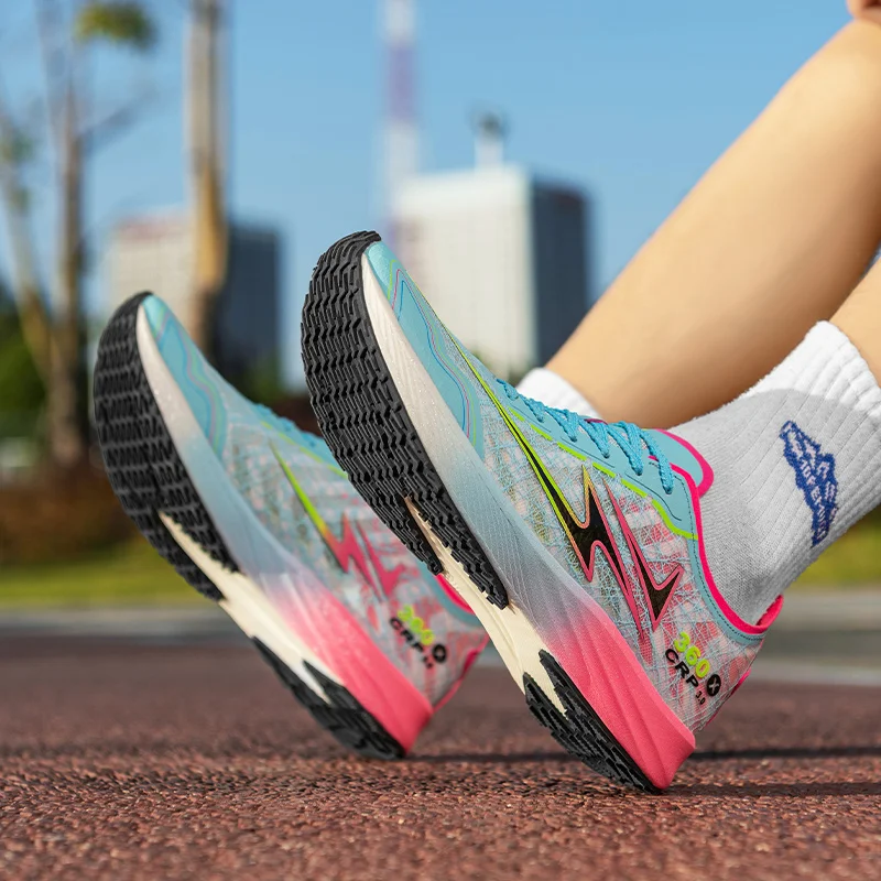 2025 men's shoes summer breathable comfortable sports shoes youth ultra-lightweight non-slip wear-resistant casual running shoes