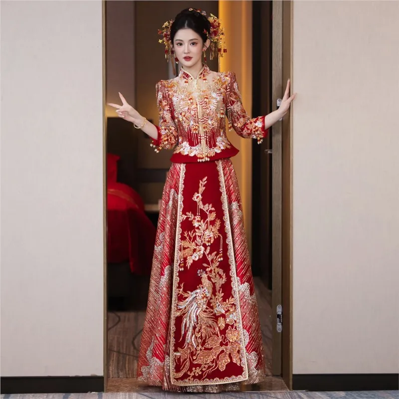 

The new style of dragon and phoenix Chinese wedding dress toasting from Heavy Industry