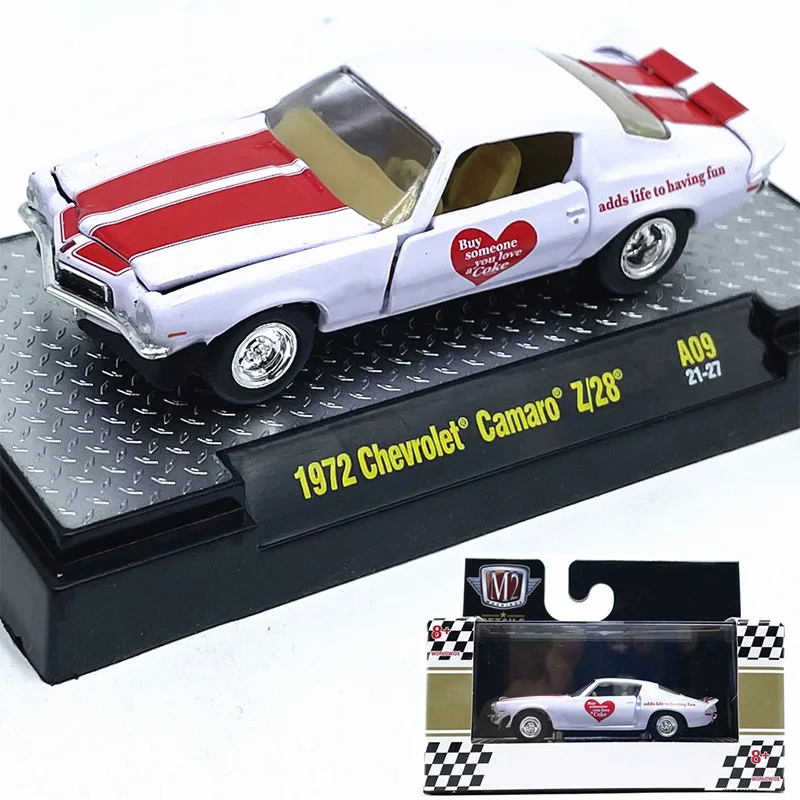 

1:64M2 Модель автомобиля 1972 Camaro Muscle Sports Car Моделирование модели автомобиля из сплава Коллекция украшений с упаковкой