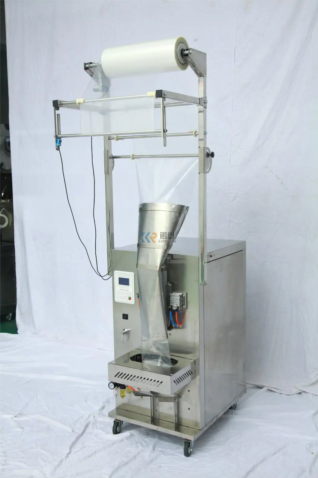 Most Popular Vertical Fill Sealing Packaging Coffee Bean Granule Almond Dried Fruits Packing Machine