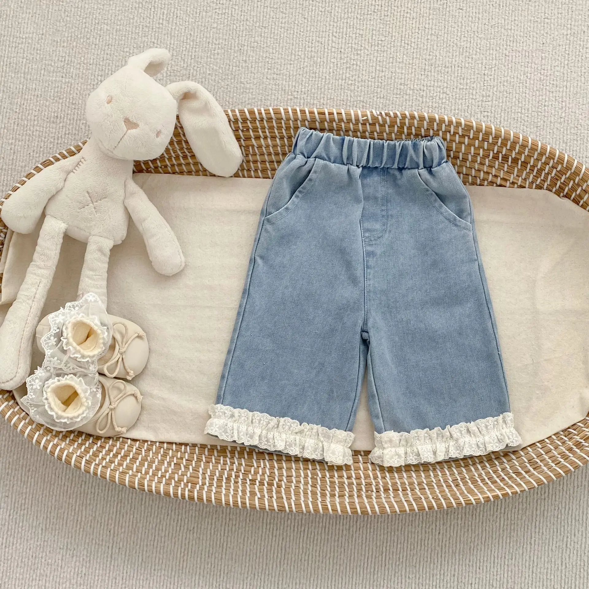 Girls' Spring Jeans 2026 New Fashionable Lace Wide Leg Pants for Girls' Baby Casual Cowboy Straight Leg Pants
