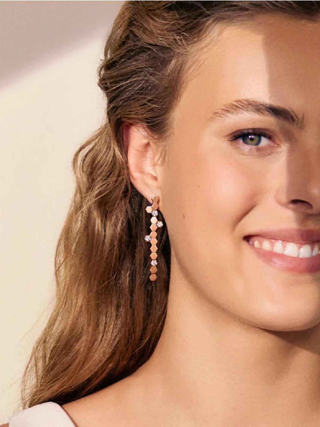 High End Elegant Geometric Honeycomb Women's Diamond Earrings, Fashionable And Exquisite Jewelry Suitable For Anniversary Gifts