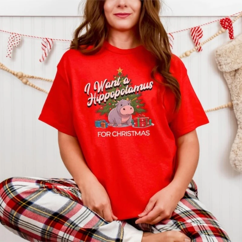 I Want A Hippopotamus for Christmas Cotton T-Shirt Moo Deng Hippo Christmas Tree Tee Cute Hippo Women Clothes Graphic T Shirts