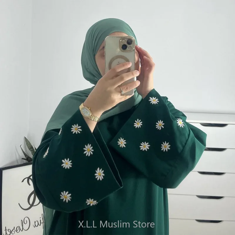 Muslim Daisy Kimono Ramadan Dress Women's Prayer Garment Kebaya Kaftan Dubai 2024 Maxi Flowers Embroidery Abaya Robe Clothing