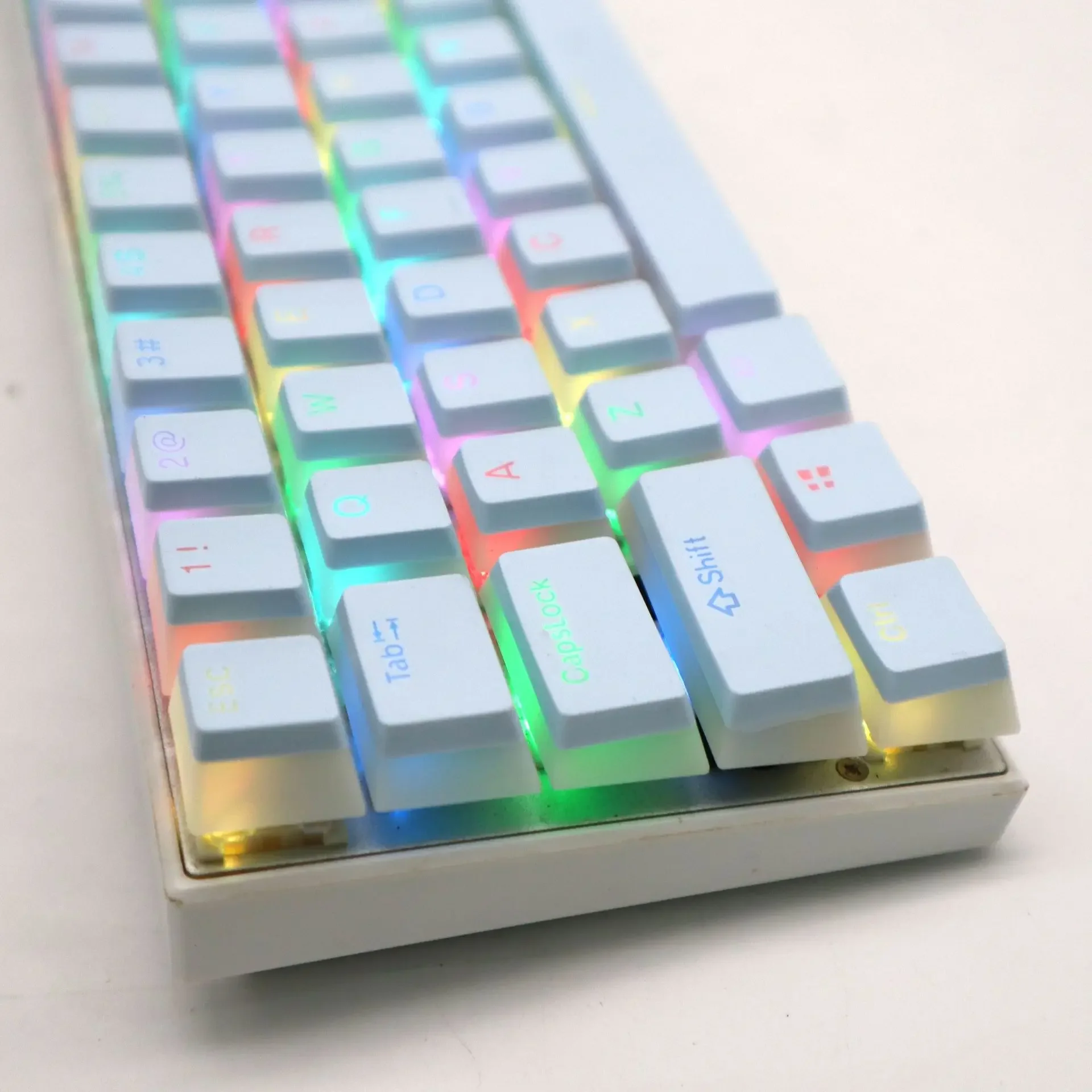 Pudding PBT de doble capa, dos colores, transmisión de luz, caracter de boca cerrada, doble piel, color leche, pequeño juego completo de teclado c