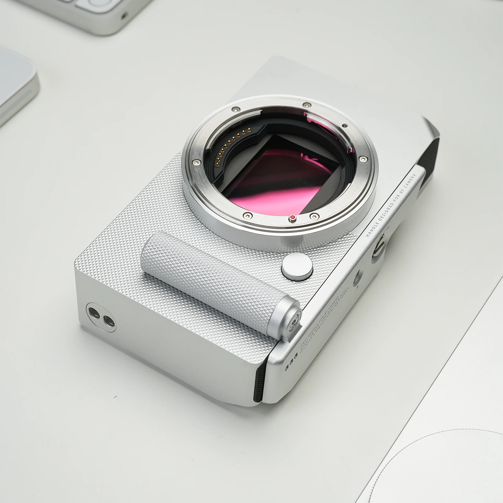 

Металлическая L-образная рукоятка MRSTONE для камеры Sigma BF с быстросъемной пластиной, серебристая