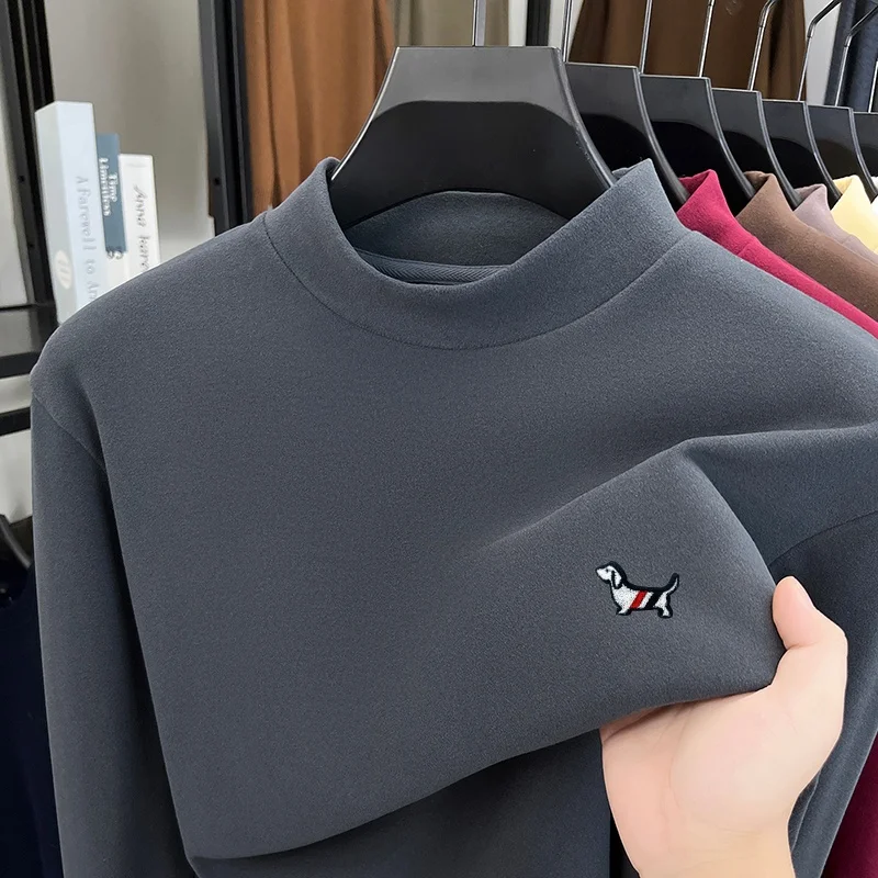 العلامة التجارية الفاخرة الرجال شبه عالية الرقبة المخملية طويلة الأكمام تي شيرت الخريف الشتاء جديد الكلب طباعة قاعدة قميص ملابس رجالية غير رسمية متعددة الاستخدامات