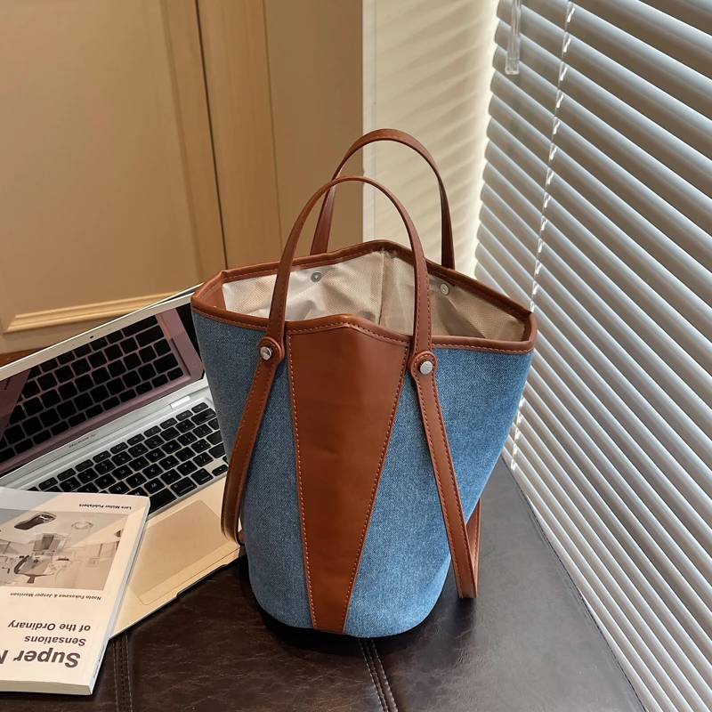 

2025 Fashion New Sense of Luxury Color Matching Shoulder Bags Denim & PU Bucket Large Capacity Personality Handbags for Women