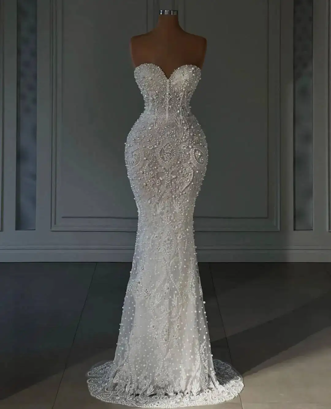 Luxury Mermaid Wedding Dresses For Women Sweetheart Neck Sleeveless Bridal Gown Pearls Sequins Sweep Train Customized Dress