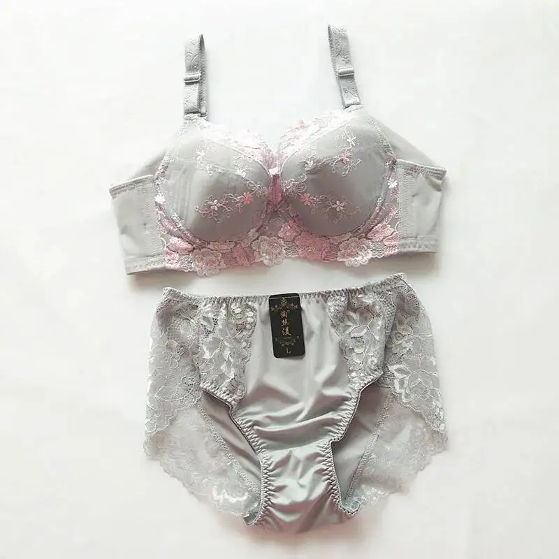 

Комплект нижнего белья для женщин: бюстгальтер и трусики, 2 предмета, с вышивкой, большие размеры, чашки B, C, D, E, F, G, H, кружевной комплект, черный