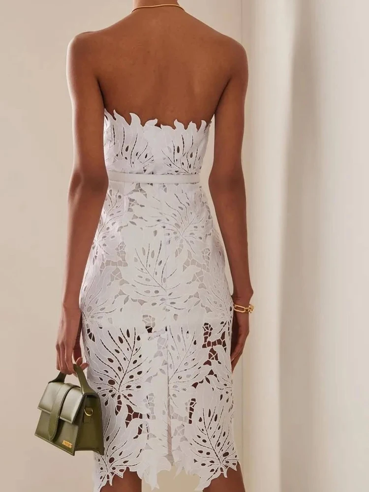 فستان حفلات مطرز على شكل أوراق القيقب للنساء أنيق بدون ظهر فستان نحيف مثير بدون حمالات بدون أكمام فستان ميدي سادة