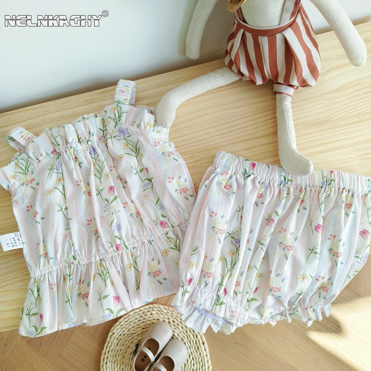 Super Soft and Comfortable: Korean Style INS Summer Thin Cotton Forest Series Princess Baby Girl's Lace Sleeveless Shorts Set