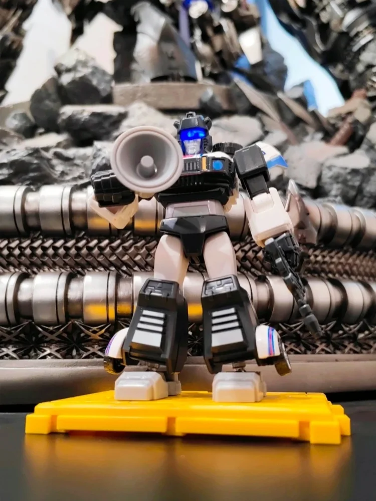 Original Transform Animation Movies Peripheral Toys Shining Series NO.1 Soundwave Luminous Movable Model Figure Collection