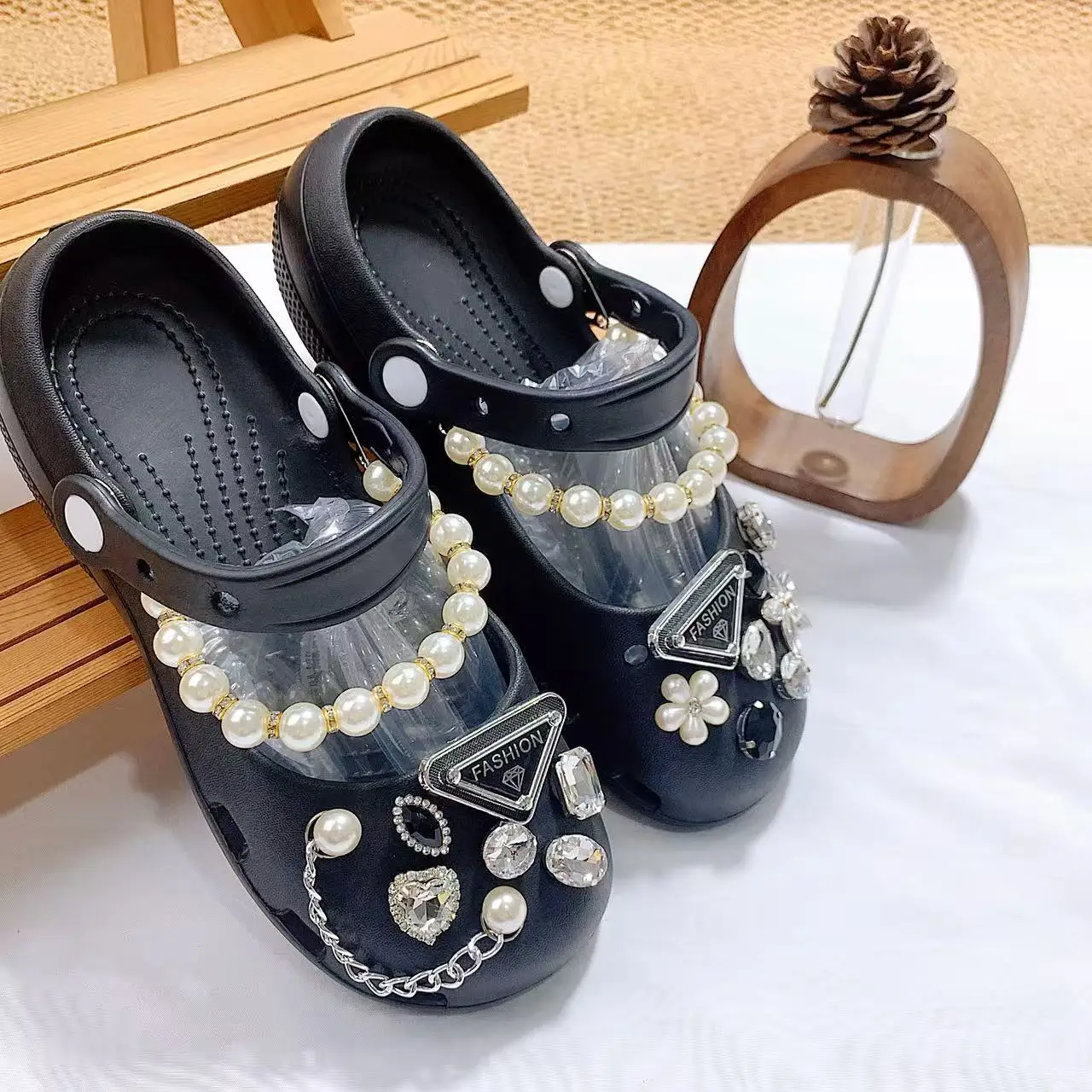 Mary Jane Clogs for Women, Trendy Luxury Triangle Logo Shoes, Ballet Clogs with Detachable Pearl and Rhinestone Accessories, Outdoor Closed-Toe Sandals for Women