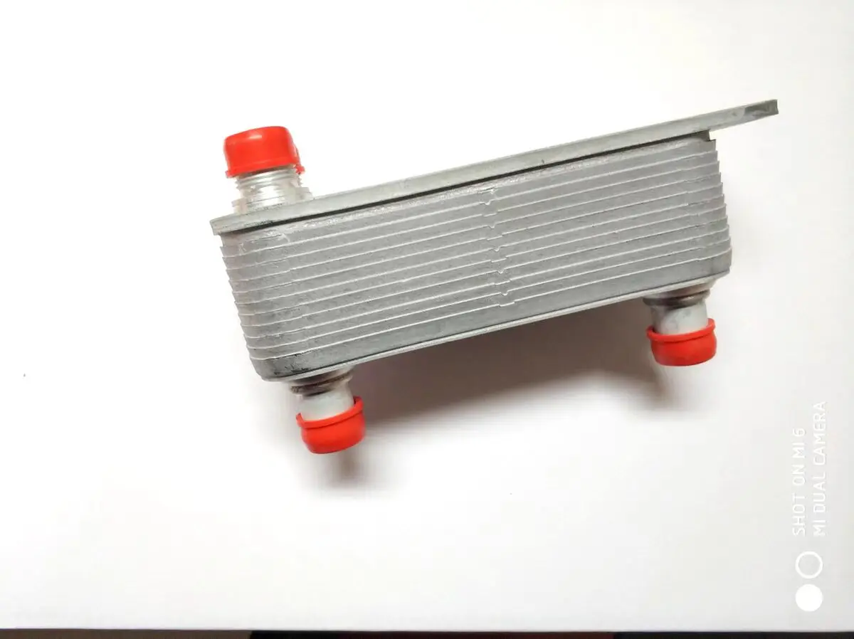 

1pcs oil cooler assy. for Chinese SAIC ROEWE 750 2.5L V6 engine MG7 Autocar motor parts PBC000031