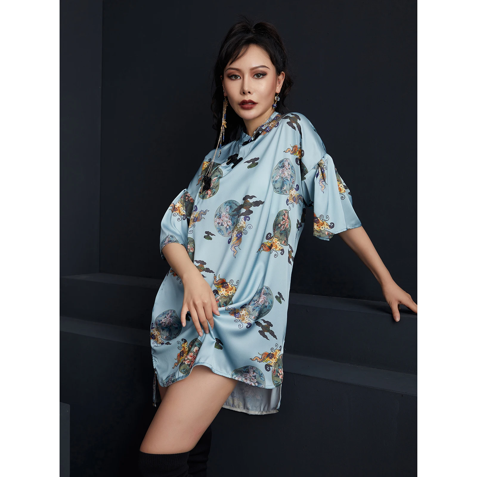 

Женская свободная блузка в винтажном стиле с цветочным узором для повседневной носки