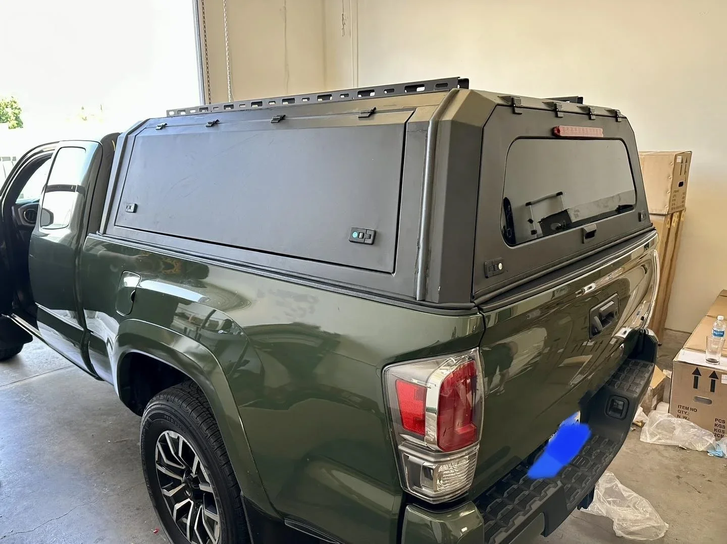 Customized 4X4 Waterproof Lightweight Truck Camper TRUCK TOPPER Fit For Toyota For Tacoma 6ft