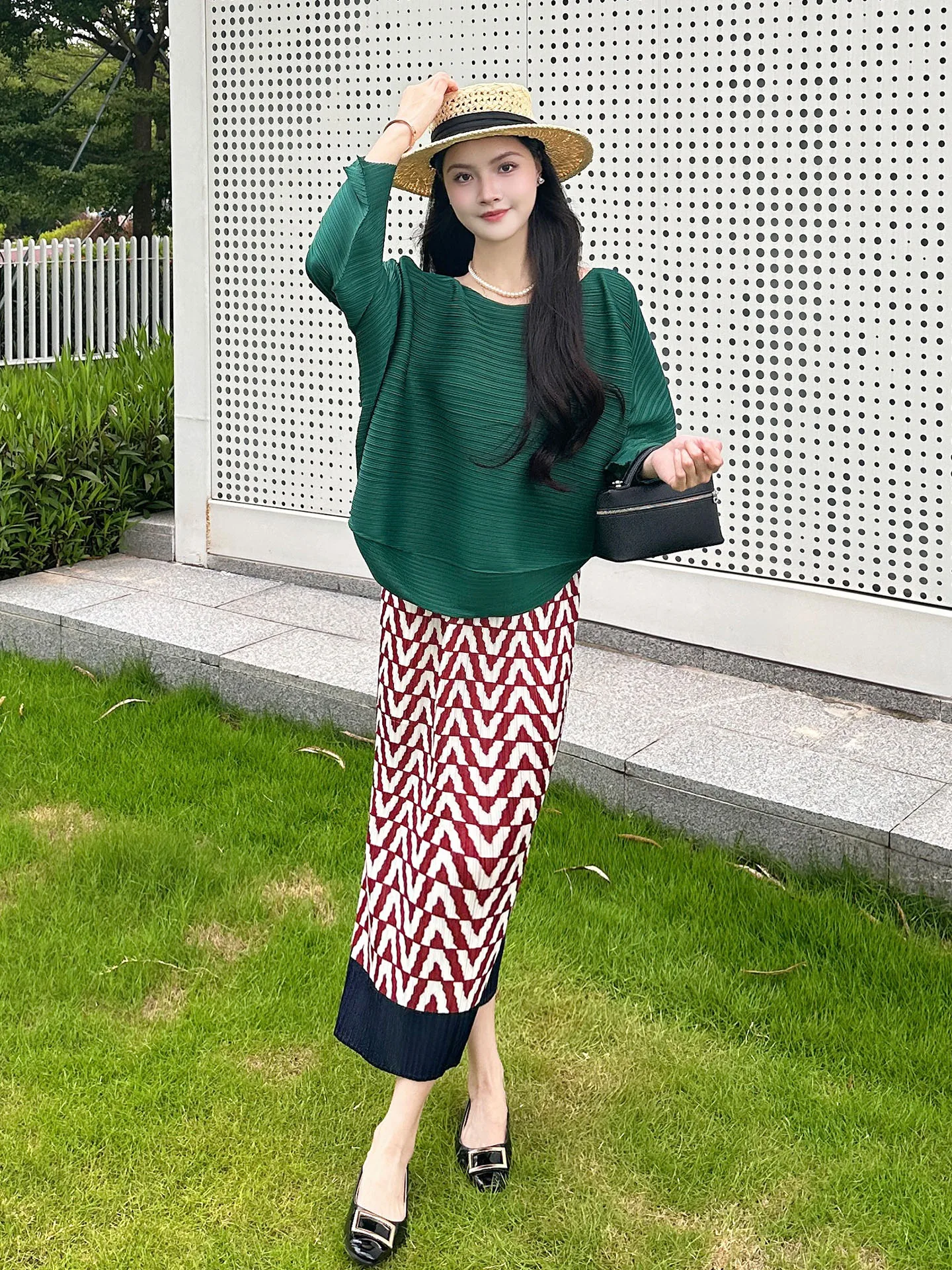 

Loose Top Red Half Skirt Pleated Set Women's Fashion Summer Vintage Style Polyester Long Sleeve round Neck Two-Piece Suit