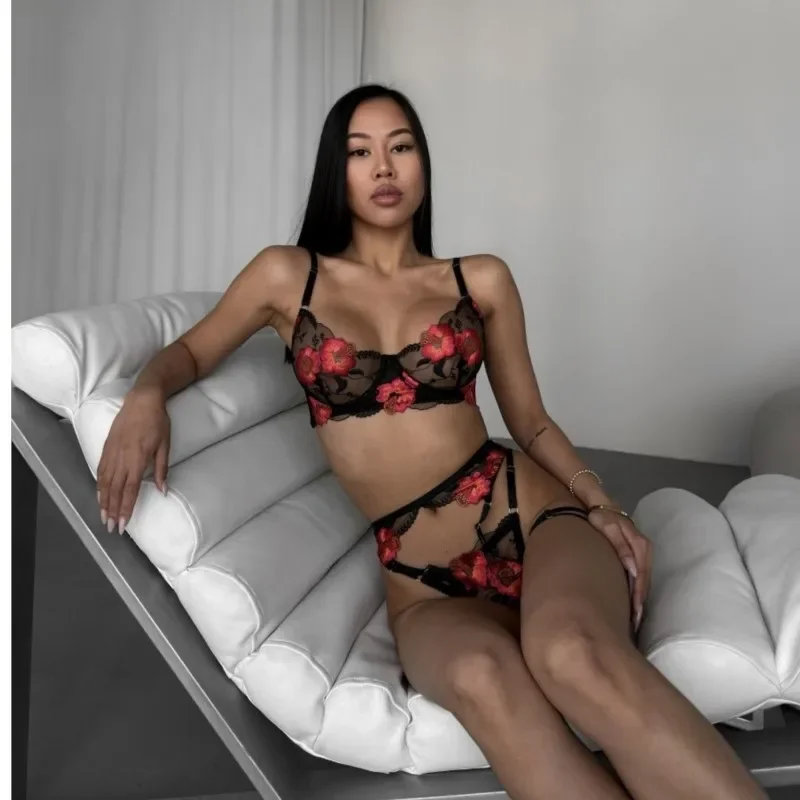 

Сексуальное женское белье, женский комплект из 5 предметов, прозрачная сетка на косточках, бюстгальтер пуш-ап, пояс с подвязками, эротическое нижнее белье с вышивкой, комплект экзотического нижнего белья