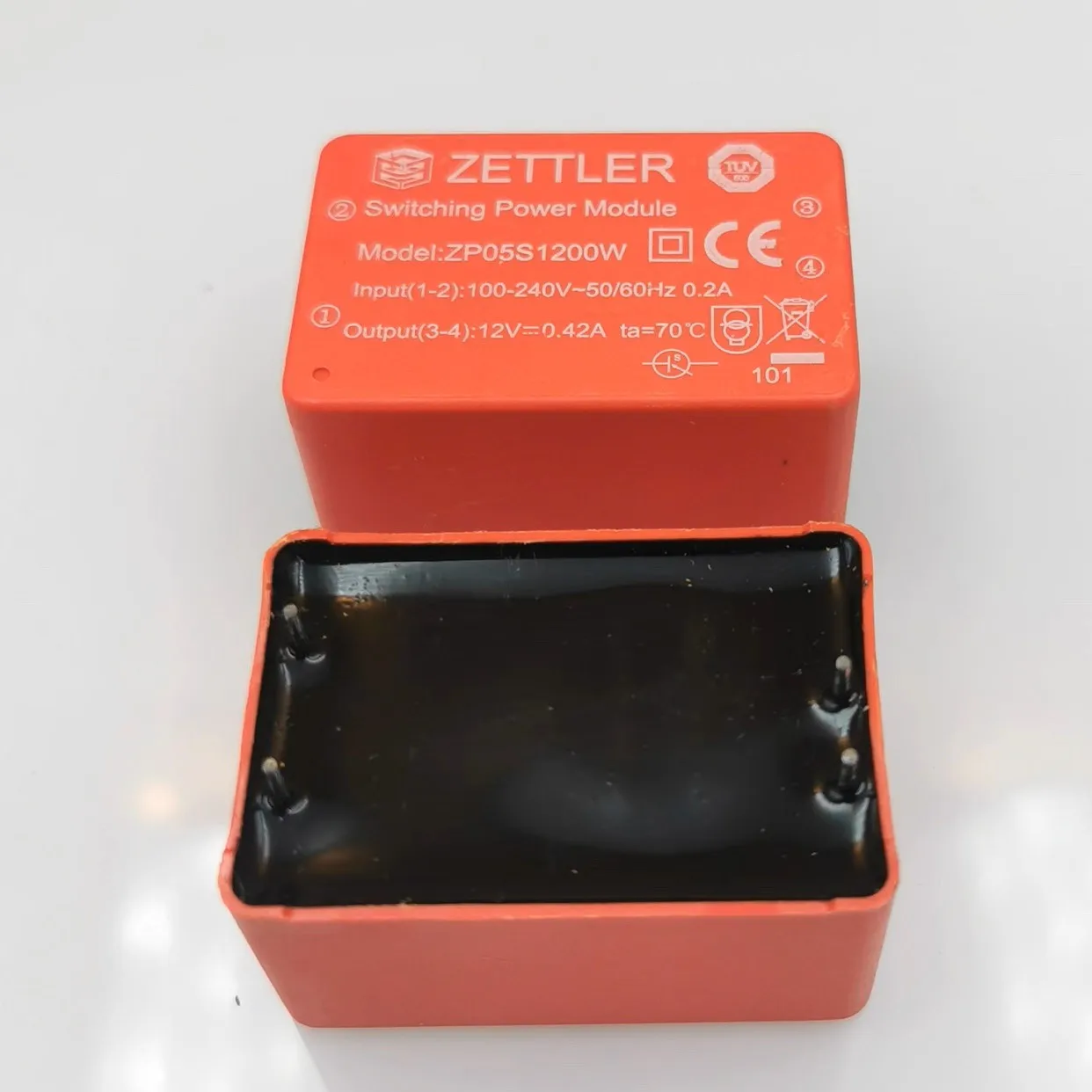 الأصلي ل ZETTLER التتابع ZP03S0500WA 100-24V 50-60HZ-0.1A 5V ZP10S0500W ZP05S1200W 0.2A