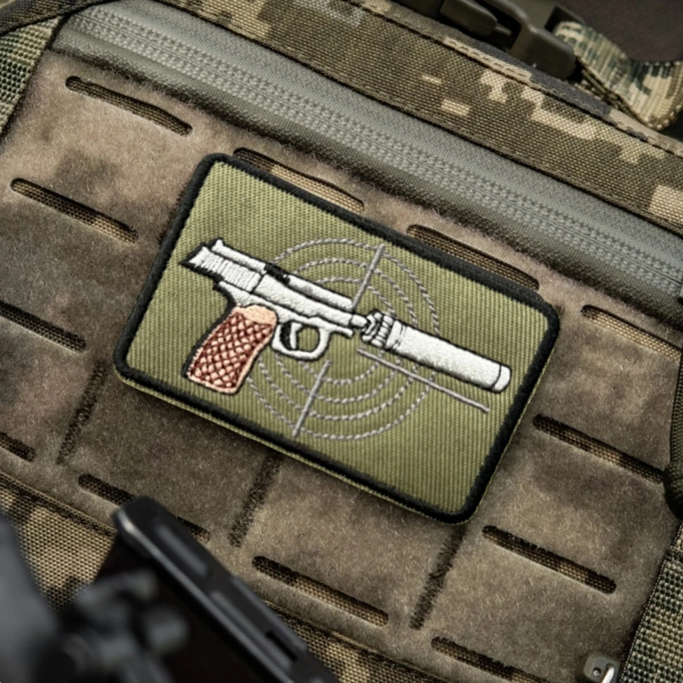 Insignia táctica moral de pistola gancho y bucle para ropa bordada - imagen 4
