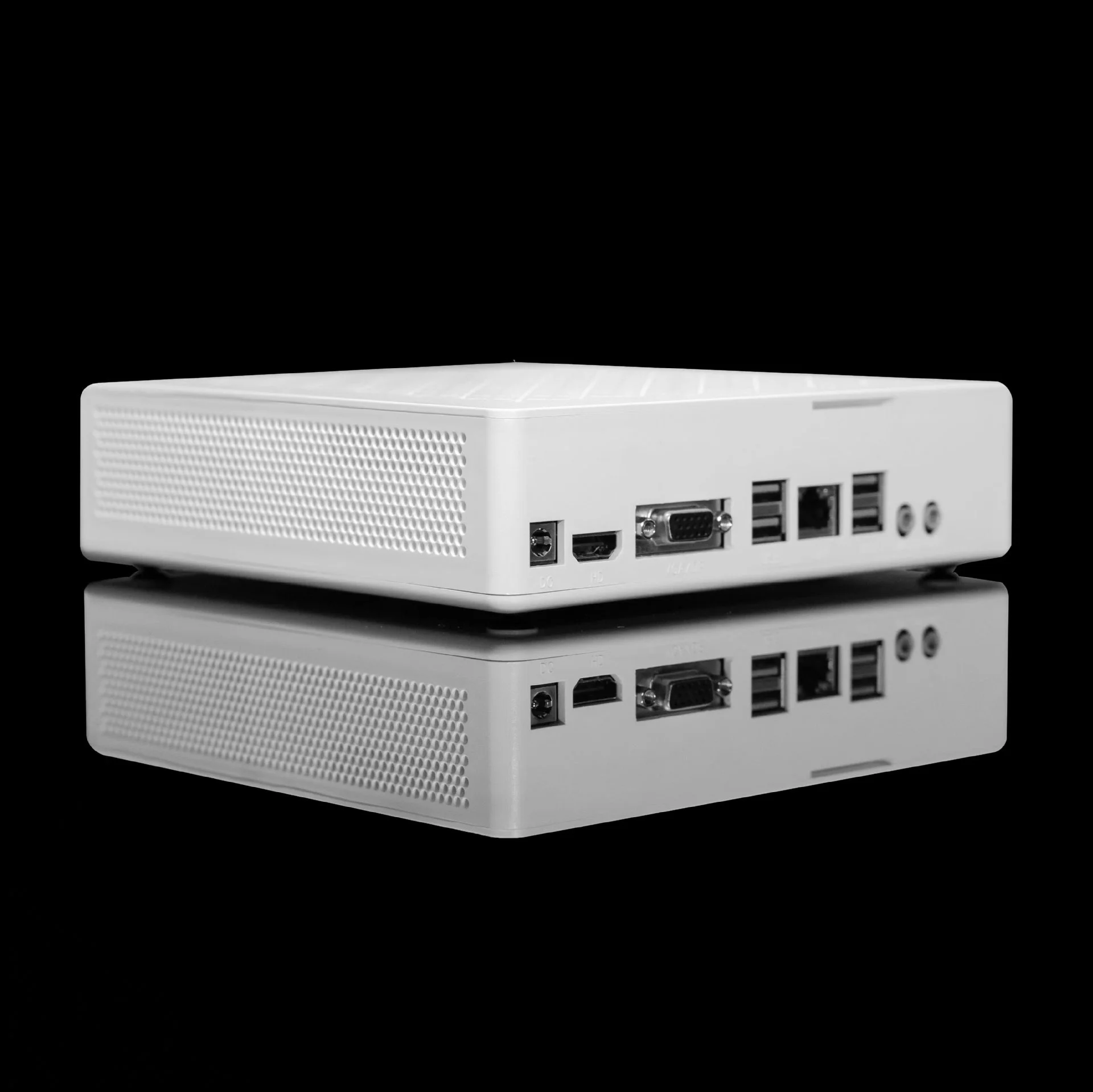 Trendy Mini Desktop PC, Quad Core DDR4 3200MHz Mini Computer for Home Office Gaming Good Condition