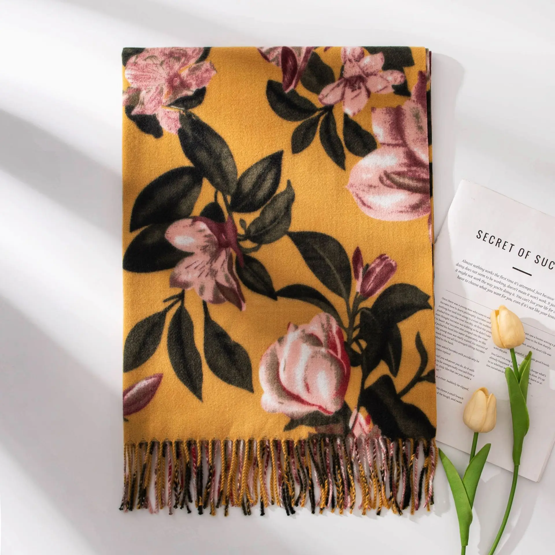 

Autumn and Winter New Personalized Printed Light Luxury Women's Scarf Fashionable Commuting Warm Imitation Cashmere Couple Shawl