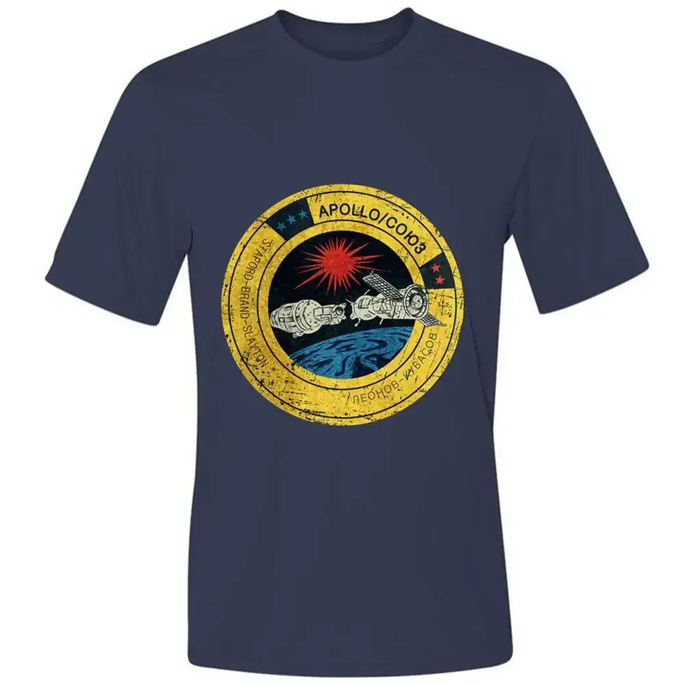 Vintage Soviet Russian Space Apollo Soyuz Emblem T-Shirt 100% Cotton O-Neck Short Sleeve Summer Casual Mens T-shirt Streetwear