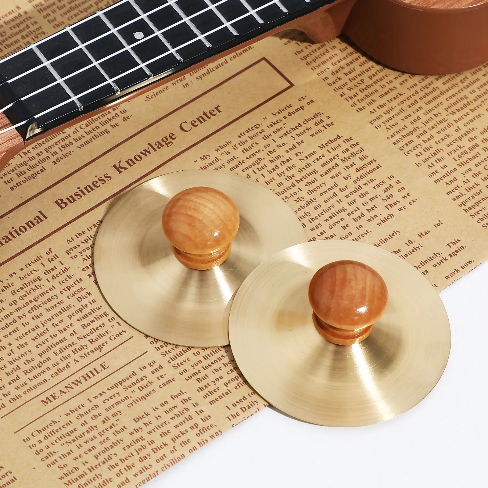 

1 Pair 7CM Children's Bronze Cymbal Portable Percussion Instrument Small Metal Finger Hand Cymbals for Dancing Beginner Rhythm