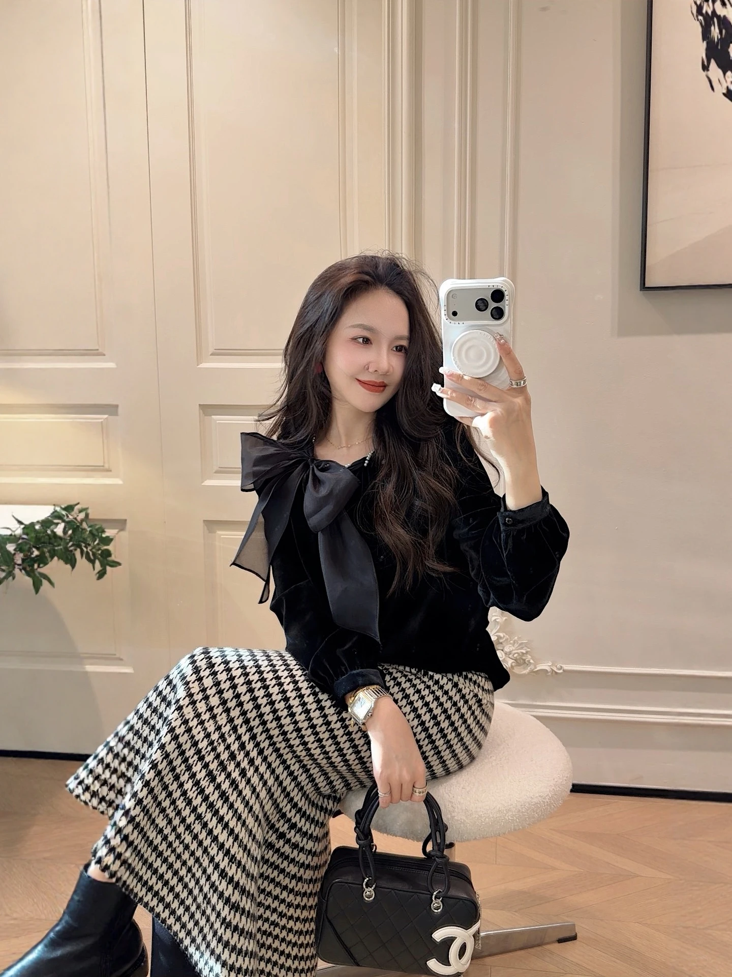 

PINZIKO Velvet Long Sve Women's irt with Bow Tie Luxury Sensation Faionable Small Top for Casual Wear