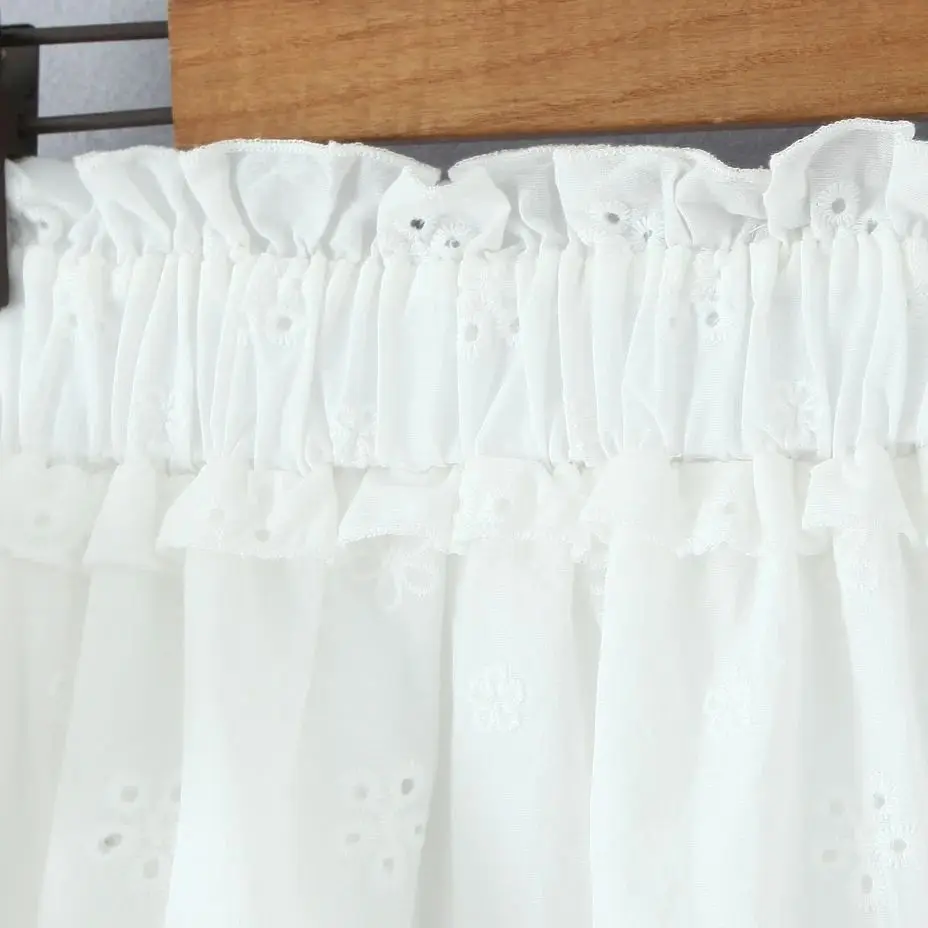 2025 Vacanza Ricamo bianco Scava fuori il foro Gonna al ginocchio in pizzo Donna Fiocco Elastico in vita Altalena Gonne torta foderate A Beige