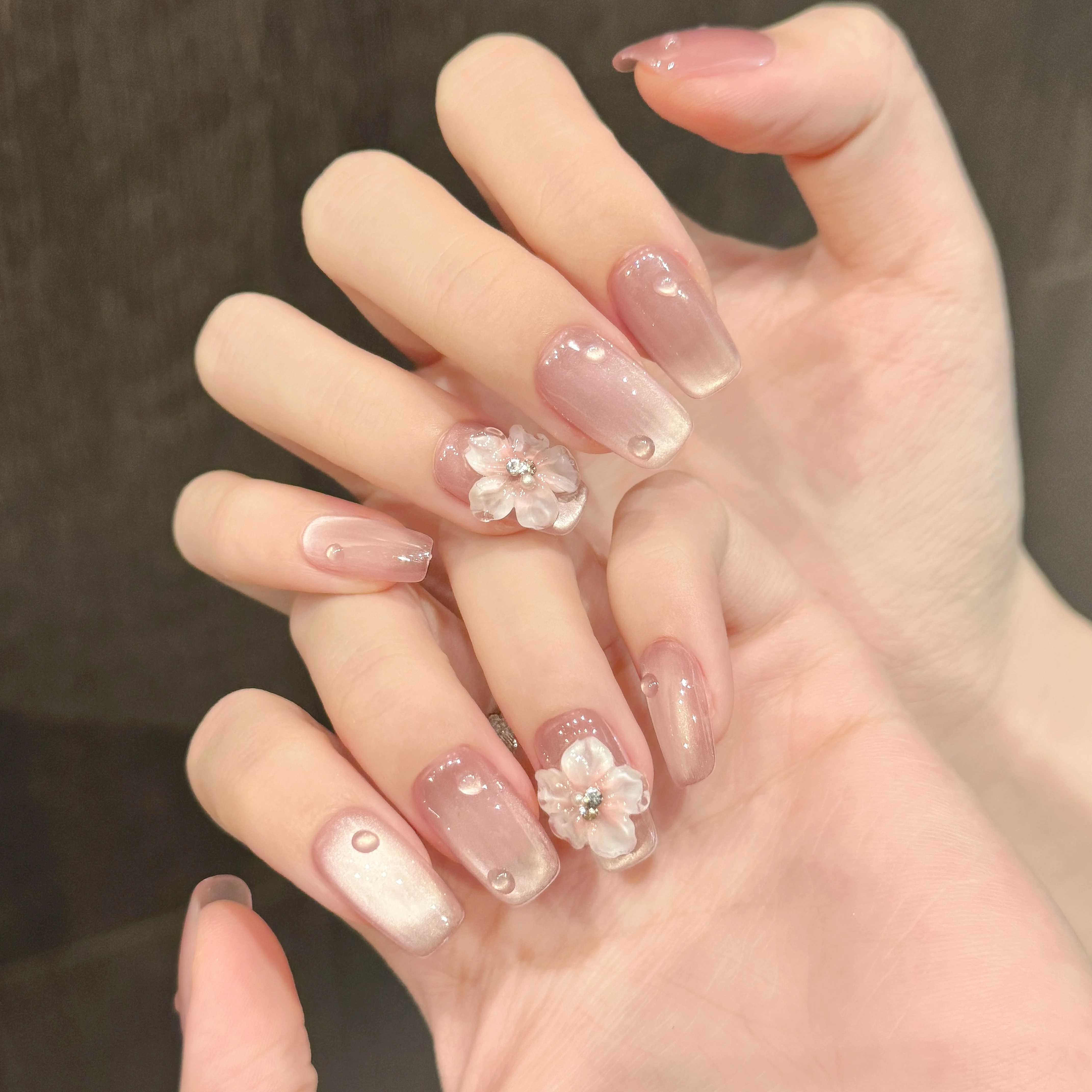 

10pcs Handmade False Nail Tips Mid-Length Ballet Nails Press on Shiny Pink Cat's Eye Fake Nail With Flower Nude Manicure Sets