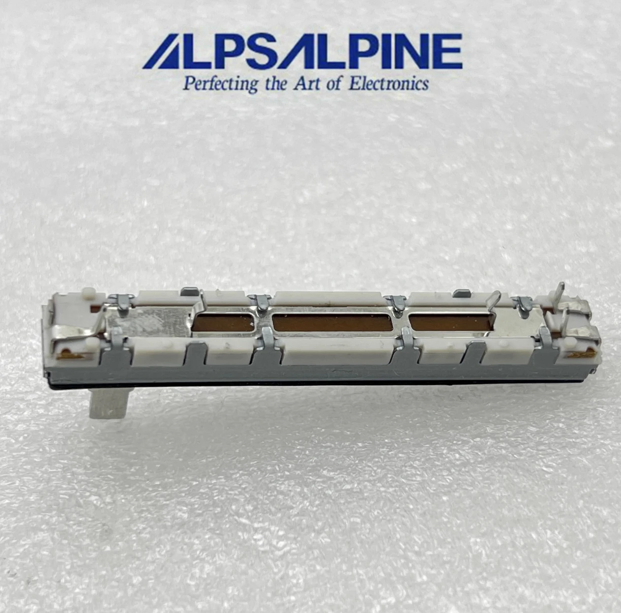 1 Stück Alpine RS45111A900F Single Link Direct Schiebepotentiometer 60 mm 10 KB Schaftlänge 10 mm