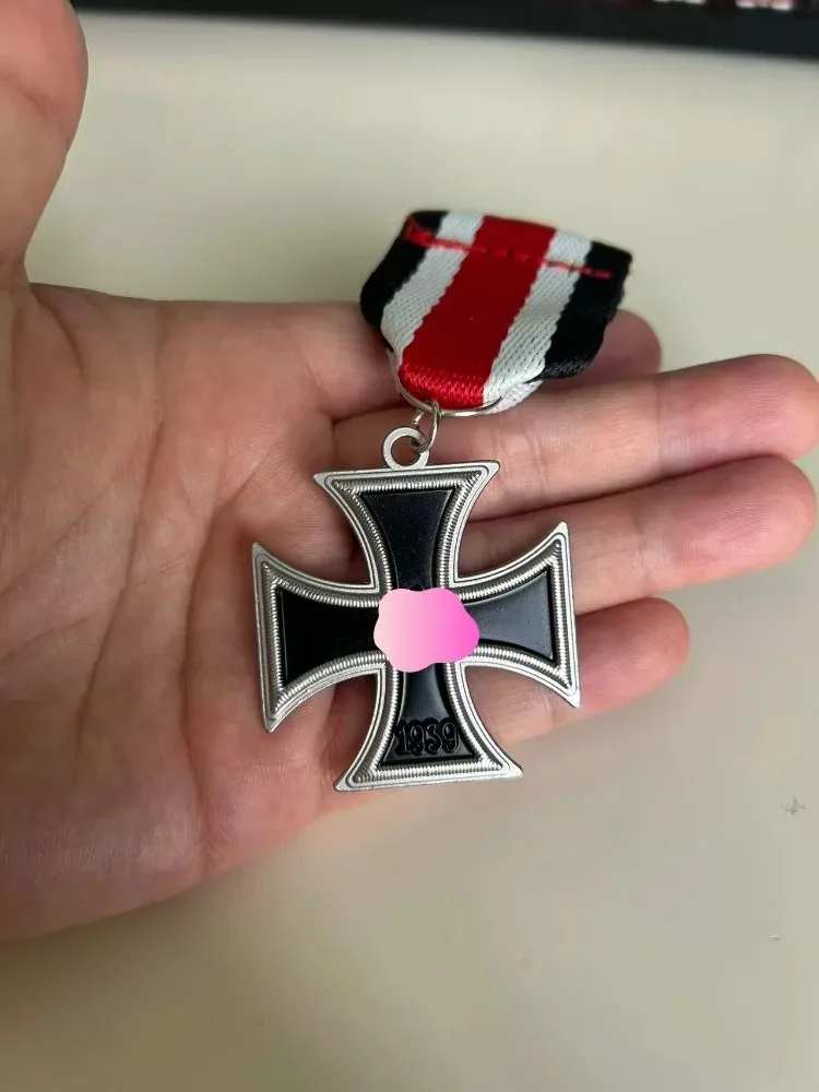 Collectible 1939 German Iron Cross Medal Historical Commemorative Lapel Pin Badge Military Souvenir Decoration